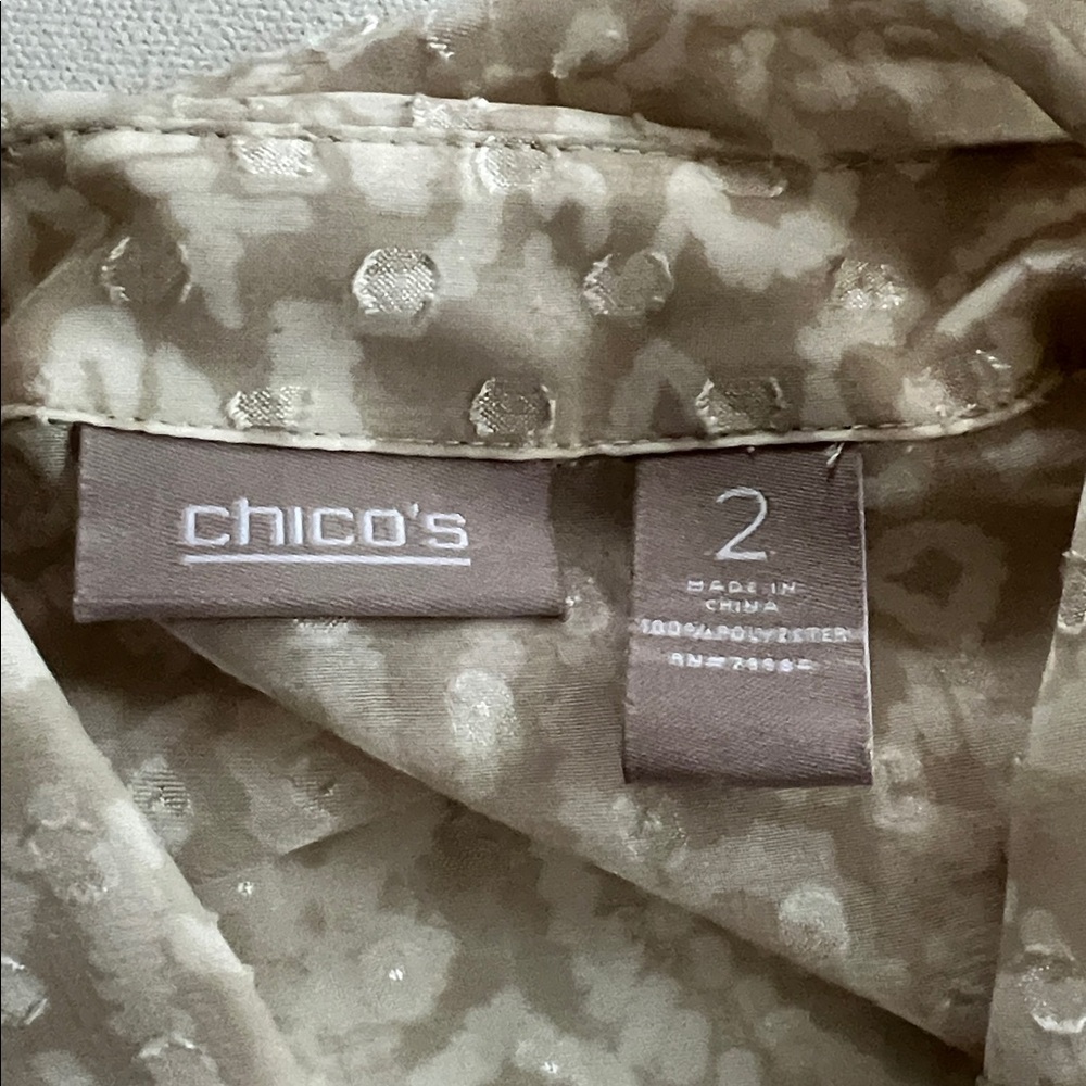 Chico's Beige Patterned Women’s Sheer Casual Button Down Shirt - 2(L) - Picture 4 of 10